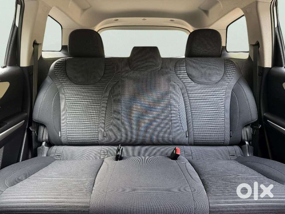 Mahindra Xuv700 2.2 Mx Diesel Mt 5 Str, 2026, Diesel