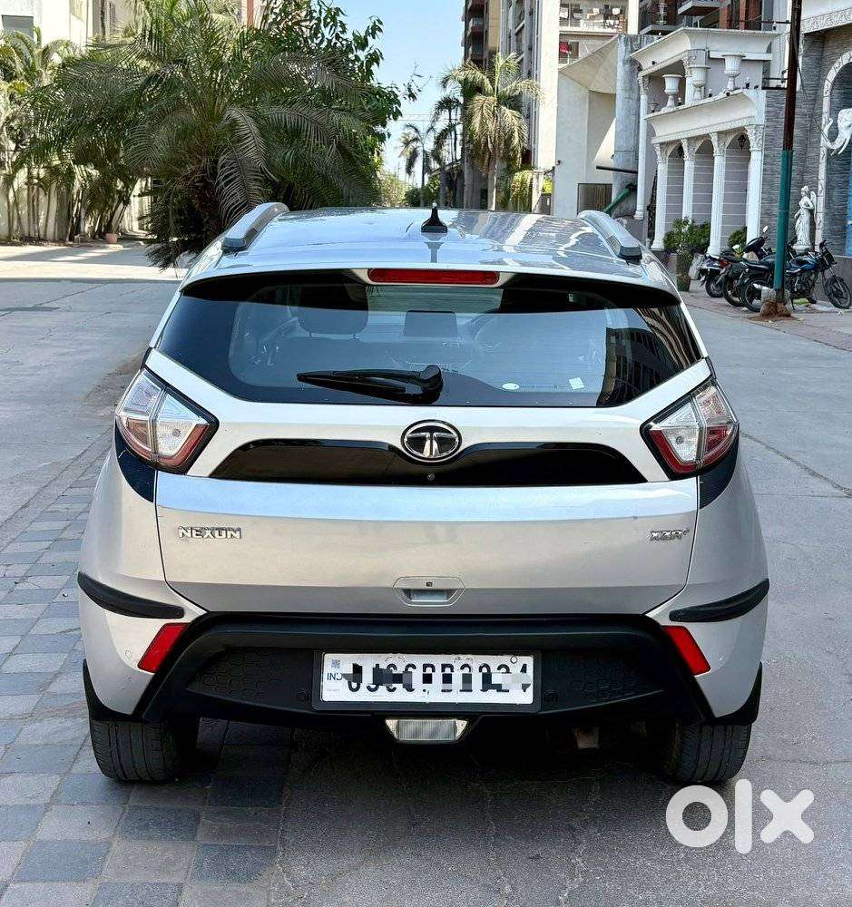 Tata Nexon Pure 1.2 Revotron Petrol 6 Mt, 2019, Cng & Hybrids