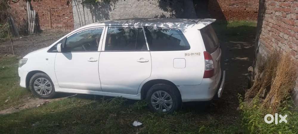 Toyota Innova 2013