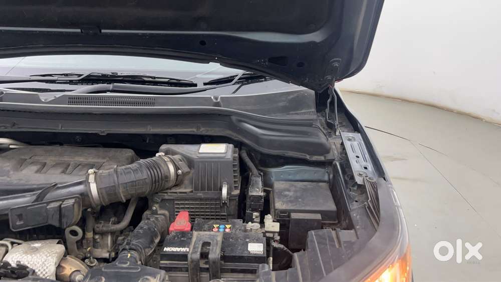 Mahindra Xuv300 1.2 W8 (o) Amt Petrol, 2024, Petrol