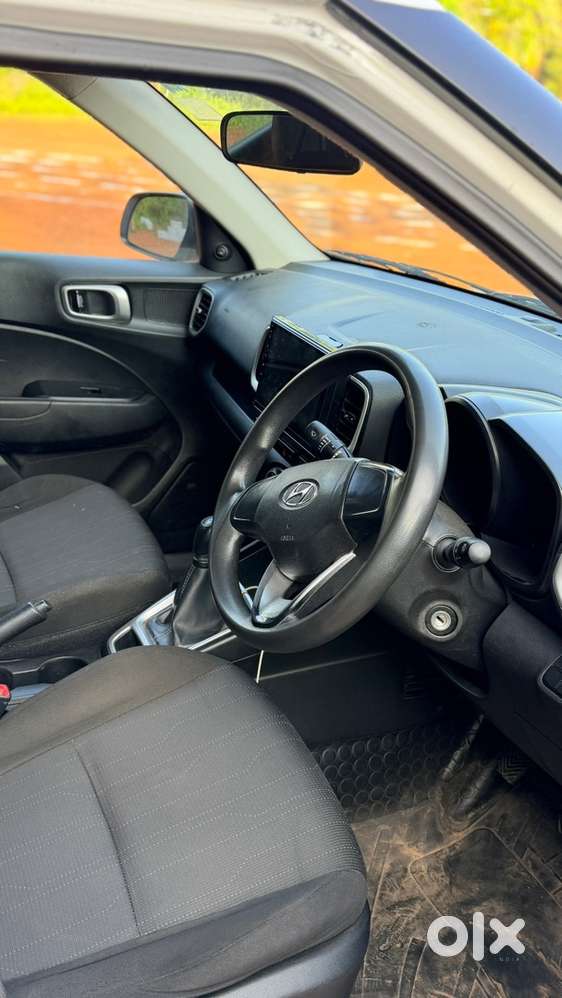 Hyundai Venue Petrol Manual 2019