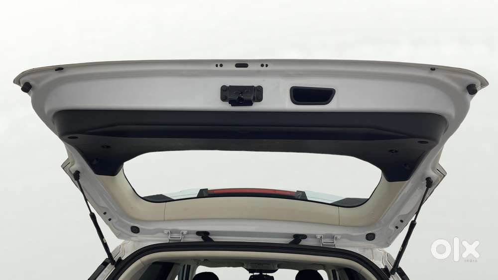 Mahindra Xuv 3xo Ax5l 1.2 Petrol At, 2024, Petrol