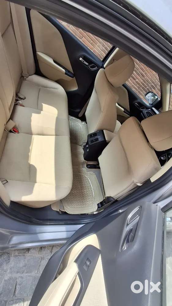 Honda City V Cvt (2019)