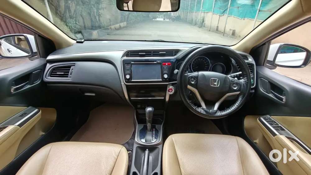 Honda City Petrol Topend Model Sanroof
