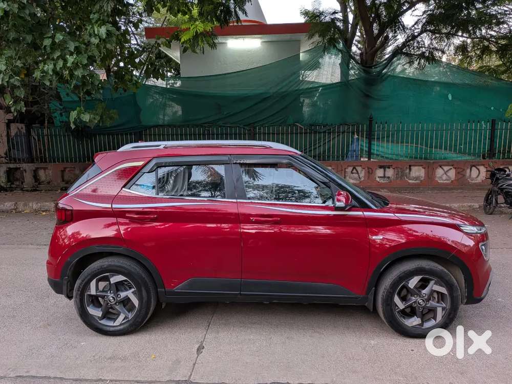 Hyundai Venue 2021 Petrol Well Maintained