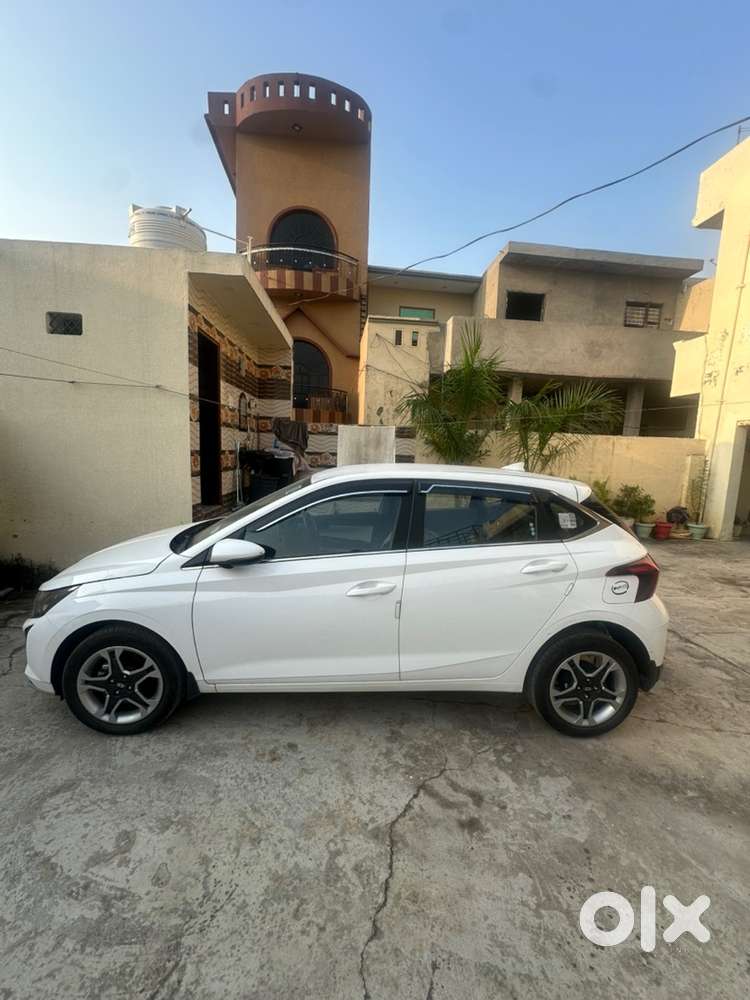 I20 Sportz 2026 | 1st Owner | Just 4500km | Vip No.| Push Start |