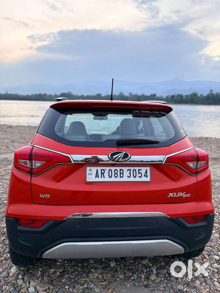 Mahindra Xuv300 2019 Diesel Good Condition,top Model With Sunroof