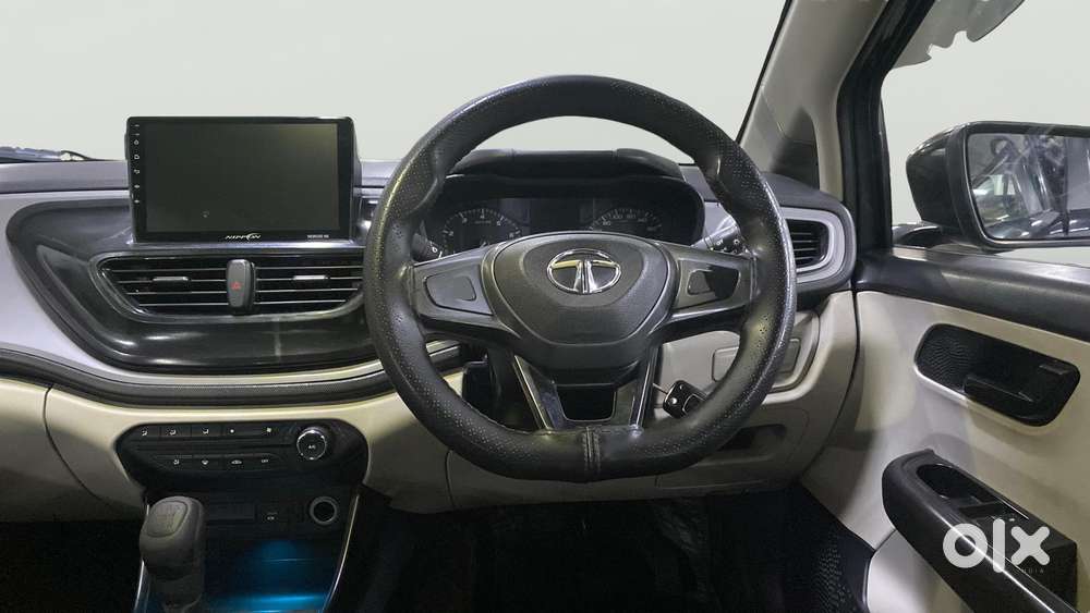 Tata Altroz 1.2 Xe Plus Petrol, 2022, Petrol