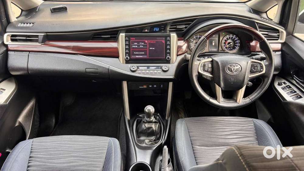 Toyota Innova Crysta, 2022, Petrol