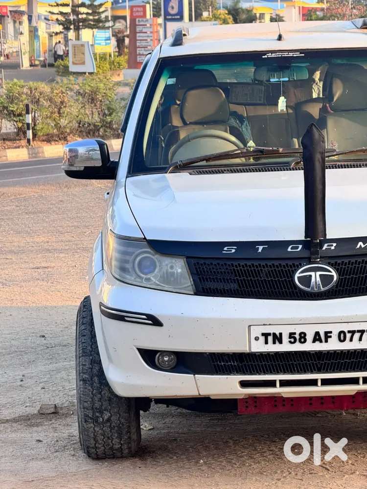 Tata Safari Storme 2014