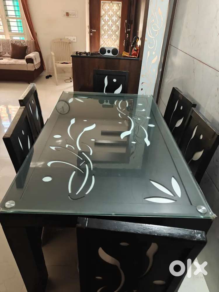 Solid Sheesham Wood 6 Seater Dining Table with Designer Glass Top &nda