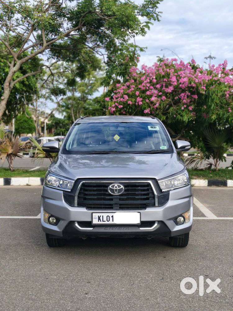 Toyota Innova Crysta 2.8 Gx At 8 Seater, 2016, Diesel