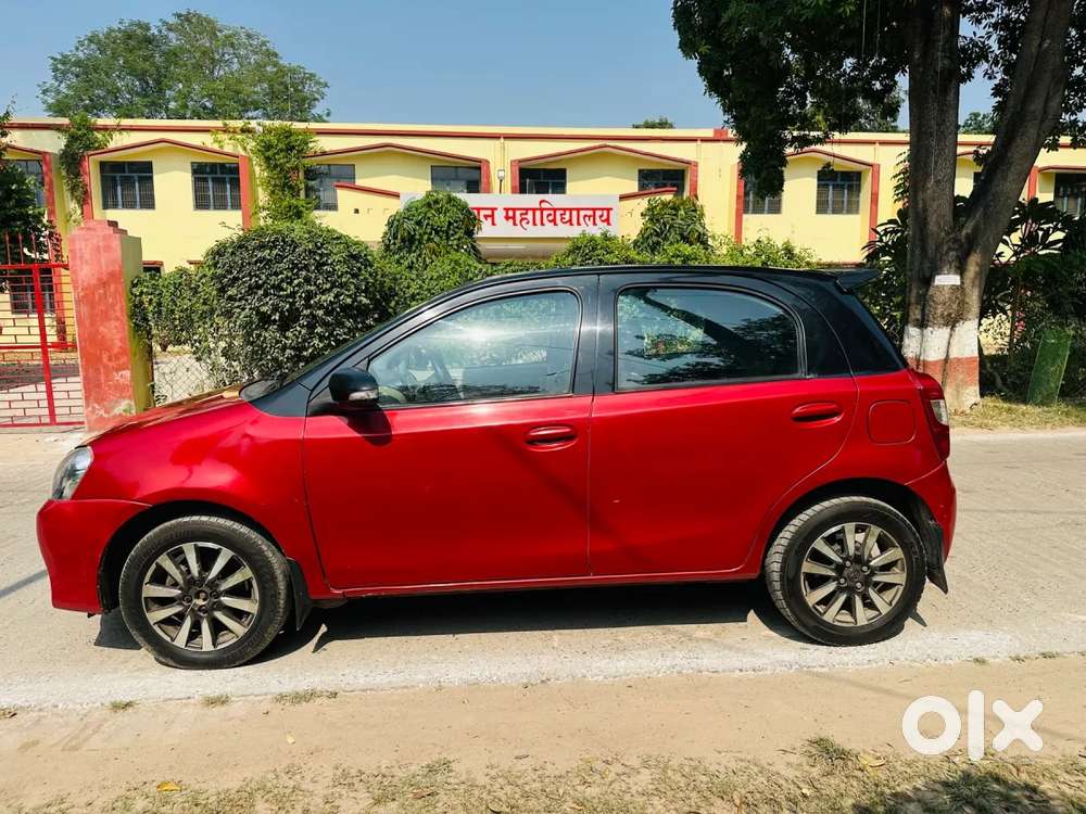 Toyota Etios Liva V Dual Tone, 2016, Petrol