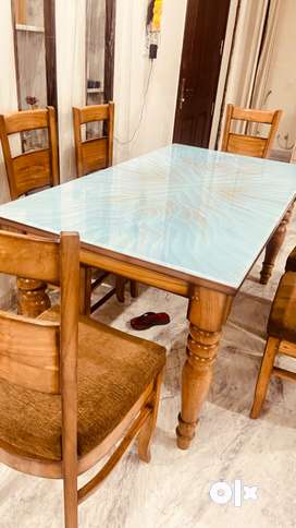 Olx par deals dining table