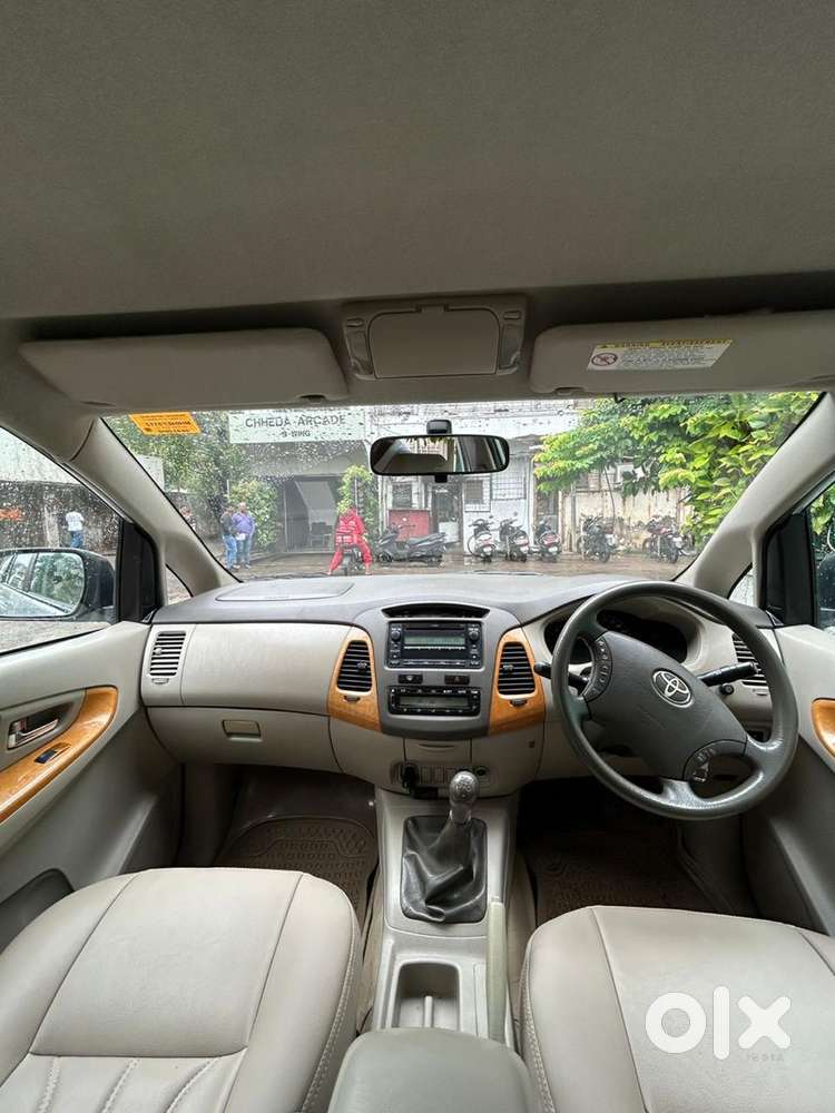 Toyota Innova Diesel 2010 Km Driven