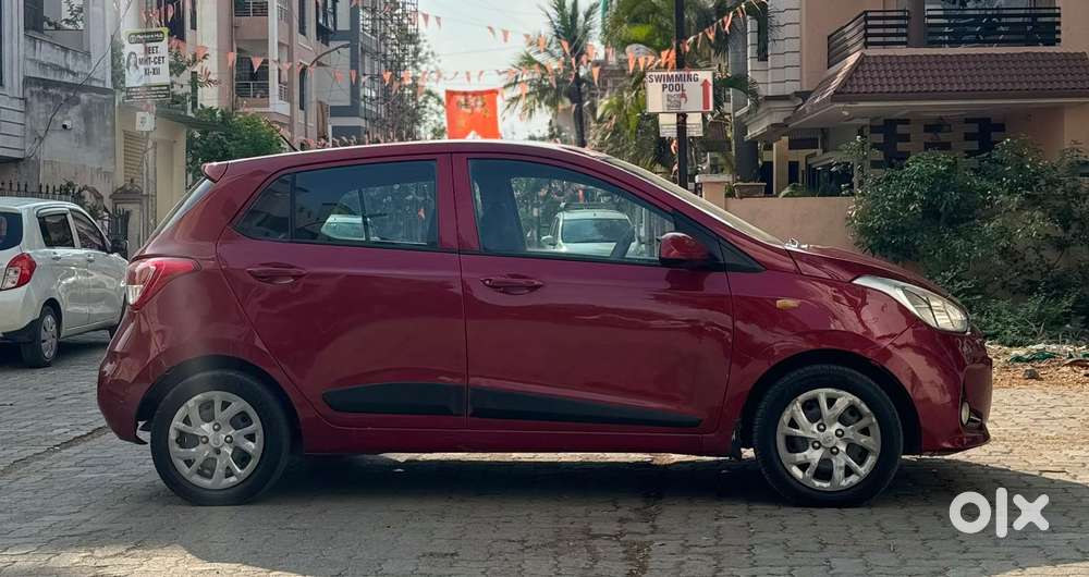 Hyundai I10 Sportz, 2015, Petrol