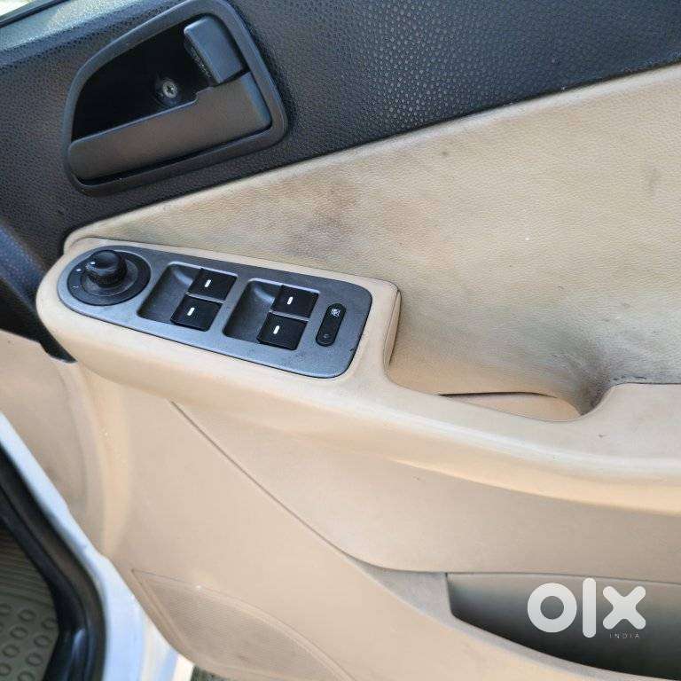 Tata Indica Vista 2008-2013 Aura 1.3 Quadrajet (abs), 2012, Diesel