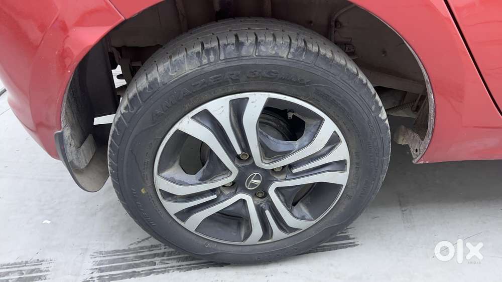 Tata Tiago Xza, 2018, Petrol