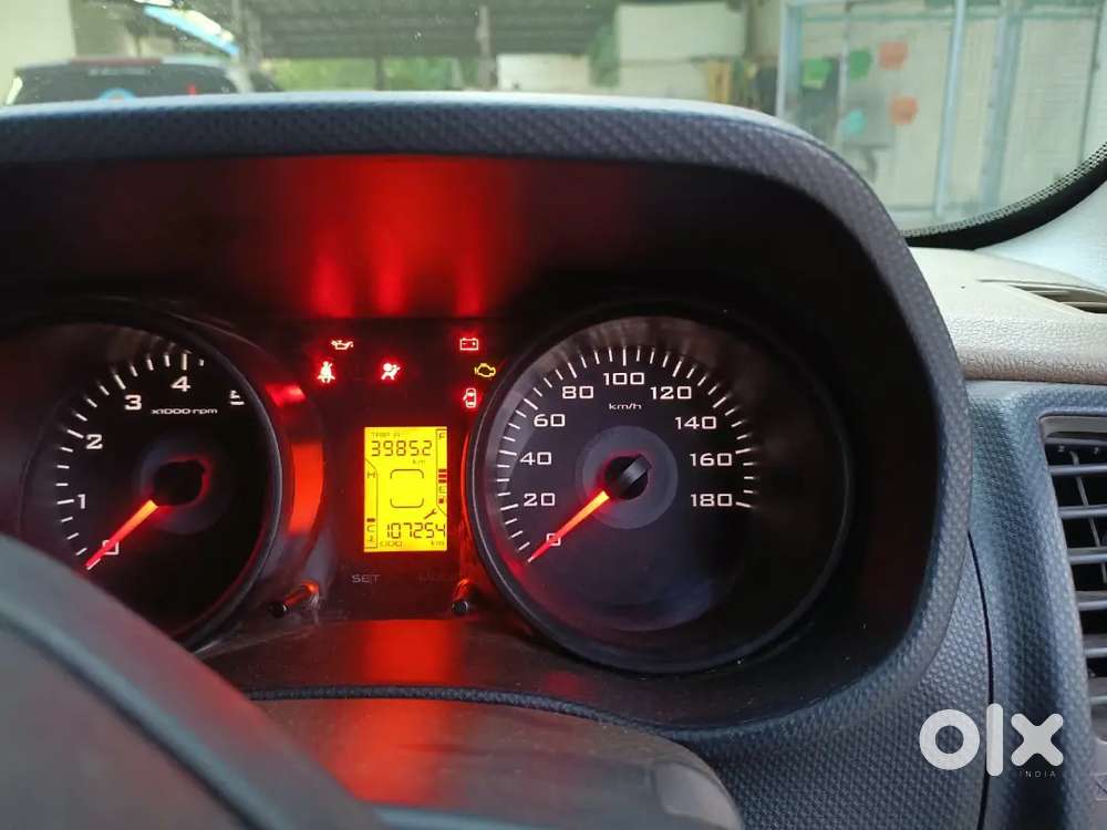 Mahindra Tuv 300 2017.