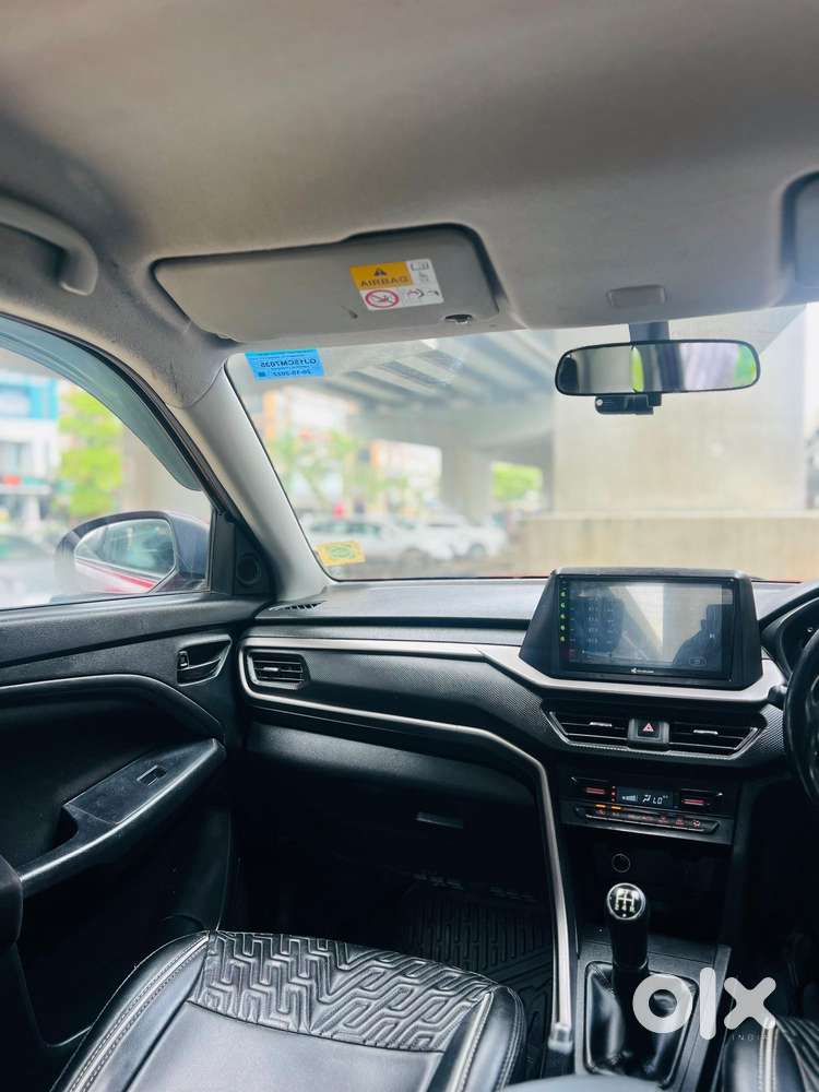 Maruti Suzuki Brezza 1.5 Vxi Cng, 2022, Cng & Hybrids