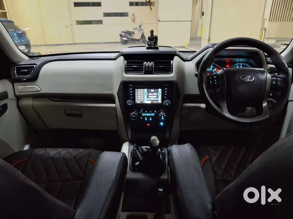 Mahindra Scorpio S9