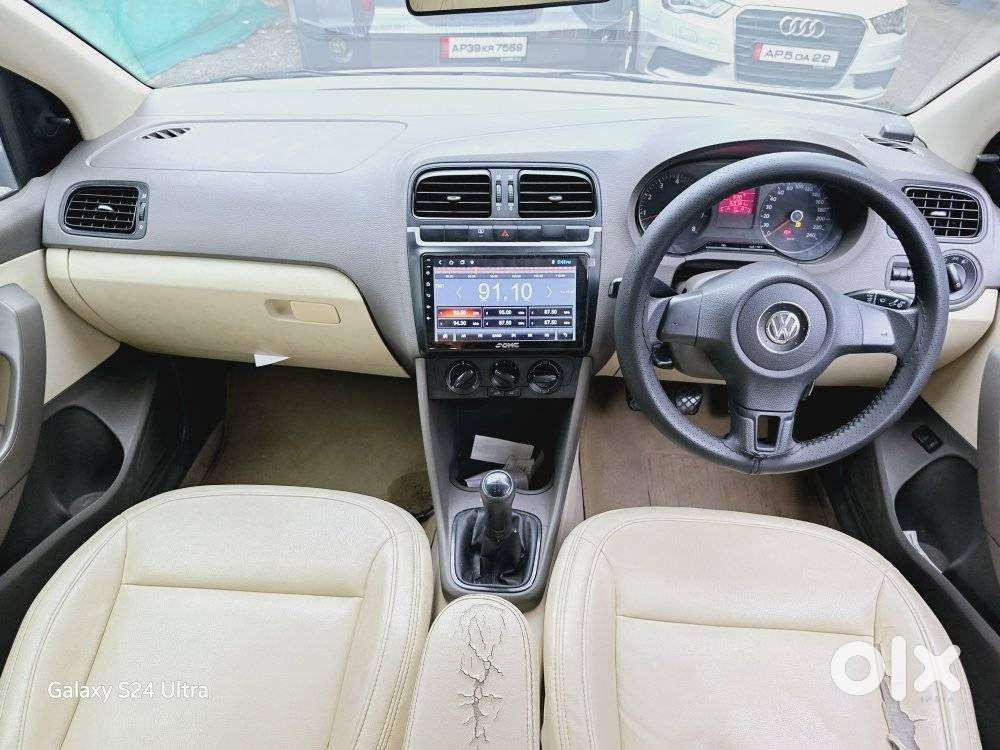 Volkswagen Vento 2010-2013 Petrol Highline, 2012, Petrol