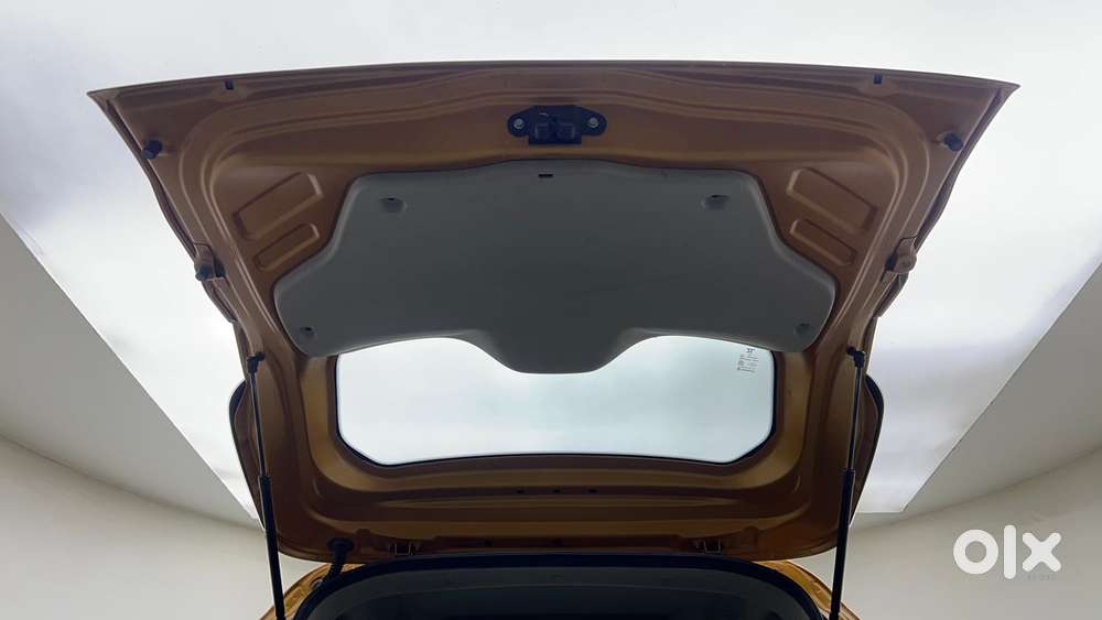 Renault Triber Rxt, 2022, Petrol