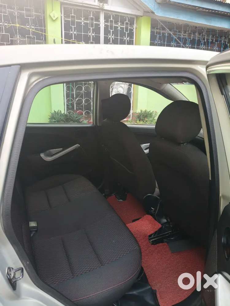 Ford Figo 2012 Petrol 75000 Km Driven.