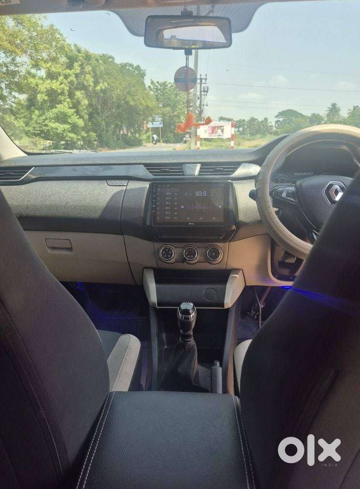 Renault Triber Rxt, 2022, Petrol