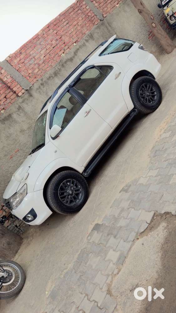 Toyota Fortuner Diesel 2011