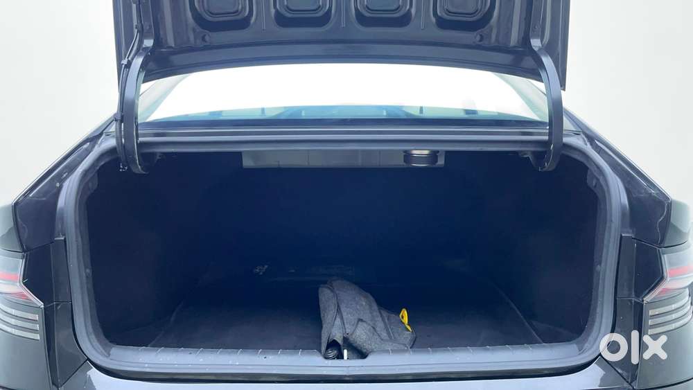 Hyundai Verna 1.5 Sx Ivt, 2023, Petrol