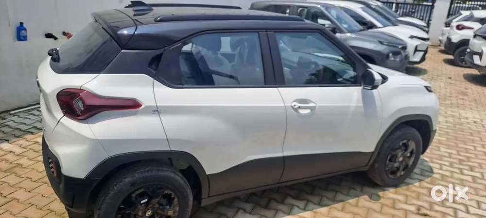 Tata Punch Adv+icng 2025 Sunroof, Cng & Hybrids 13500 Km Driven