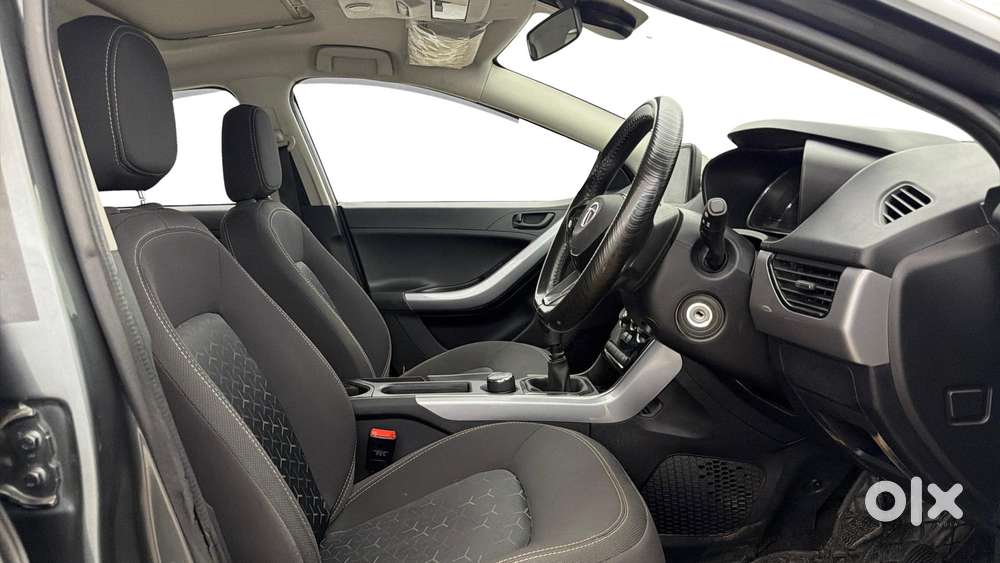 Tata Nexon 1.2 Revotron Xm (s), 2023, Petrol