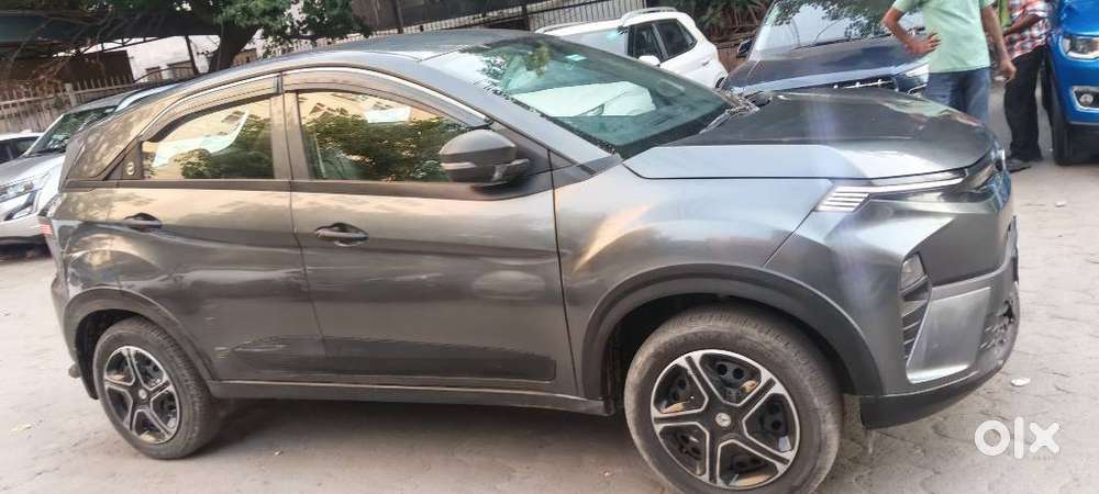 Tata Nexon Smart Plus S 1.2 Revotron Petrol 5 Mt, 2024, Cng & Hybrid..