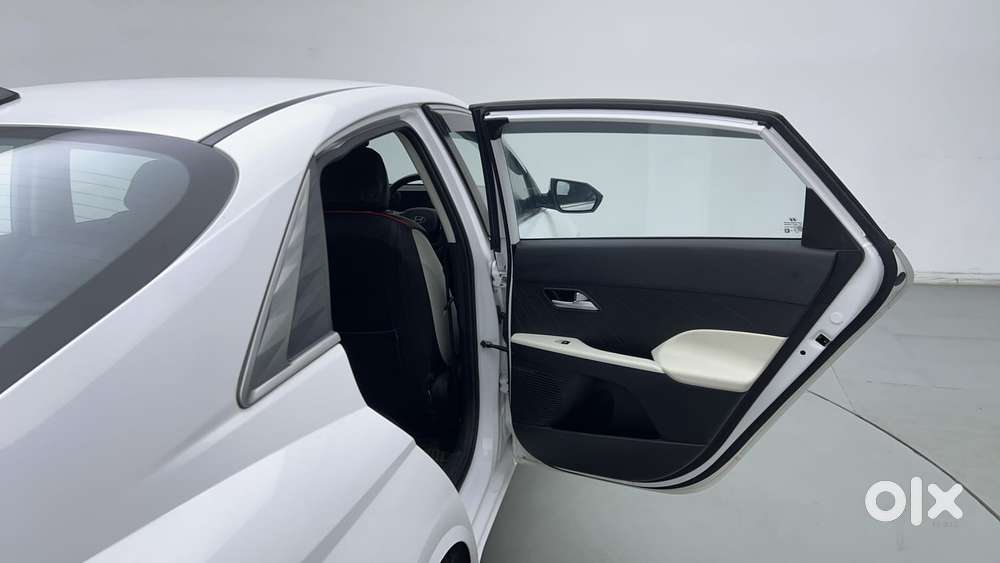 Hyundai Verna 1.5 Sx Petrol Mt, 2023, Petrol