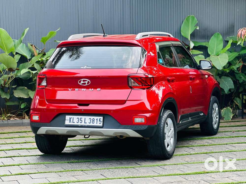 Hyundai Venue 1.2 S (o), 2022, Petrol