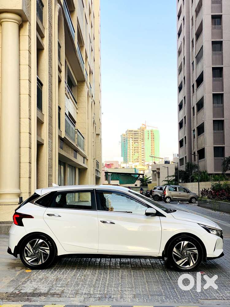 Hyundai I20 Asta (o) 1.2 Mt, 2023, Petrol