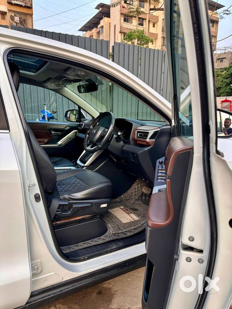 Toyota Innova Hycross 2.0 Vx Hybrid 8 Str, 2025, Cng & Hybrids