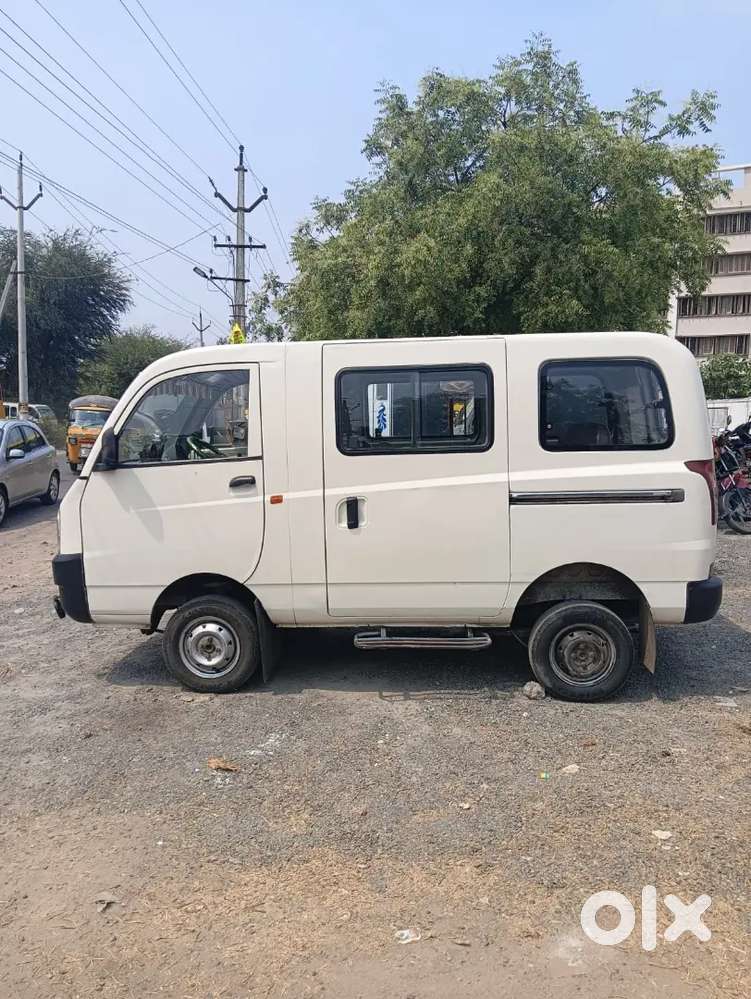 Mahindra Van