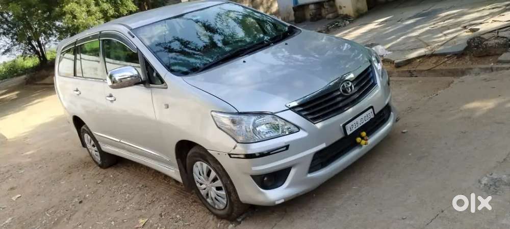 Toyota Innova 2012