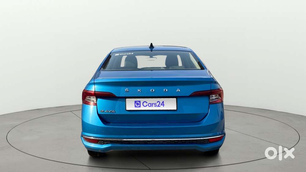 Skoda Slavia Style 1.0l Tsi Mt, 2023, Petrol