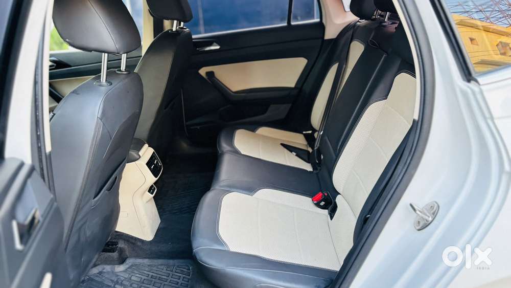 Skoda Slavia Style 1.0l Tsi Mt, 2022, Petrol