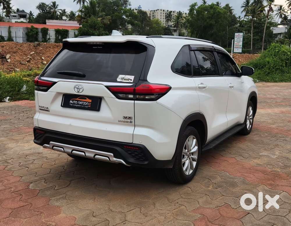 Toyota Innova Hycross 2.0 Vx (o) Hybrid 7 Str, 2024, Petrol