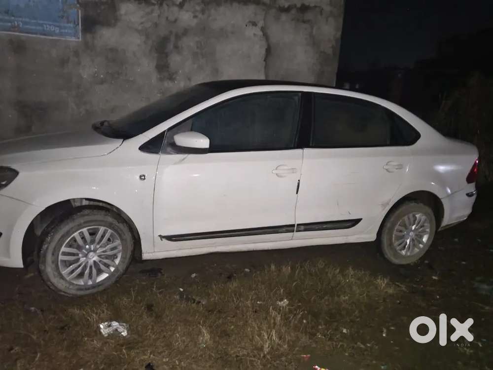 Skoda Rapid 1.6 Ambition 2013