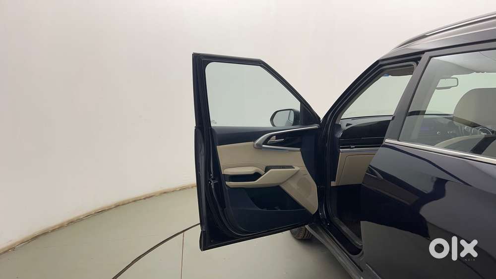 Kia Carens 1.4 Luxury Plus Dct 7 Str, 2022, Petrol