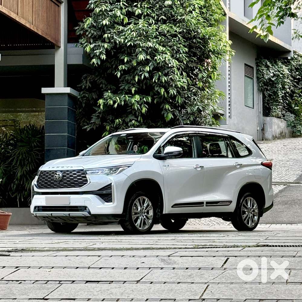 Toyota Innova Hycross 2.0 Zx Hybrid 7 Str, 2023, Petrol