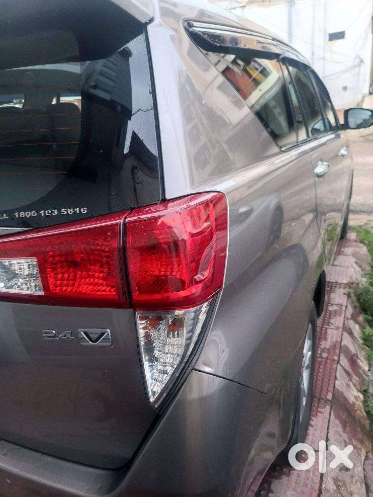 Toyota Innova Crysta 2.4 V 7 Str, 2017, Diesel