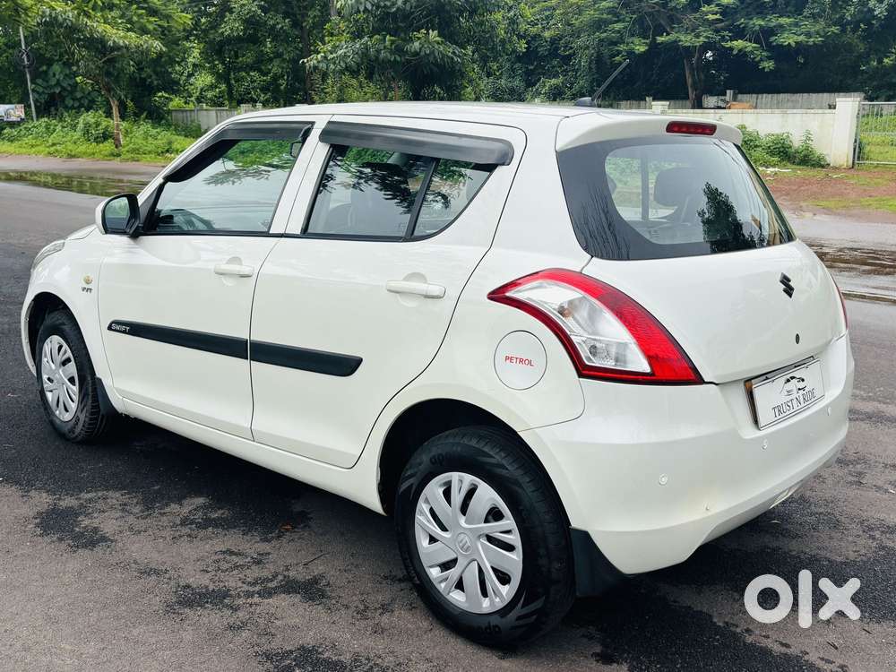 Maruti Suzuki Swift Lxi Optional-o, 2017, Petrol