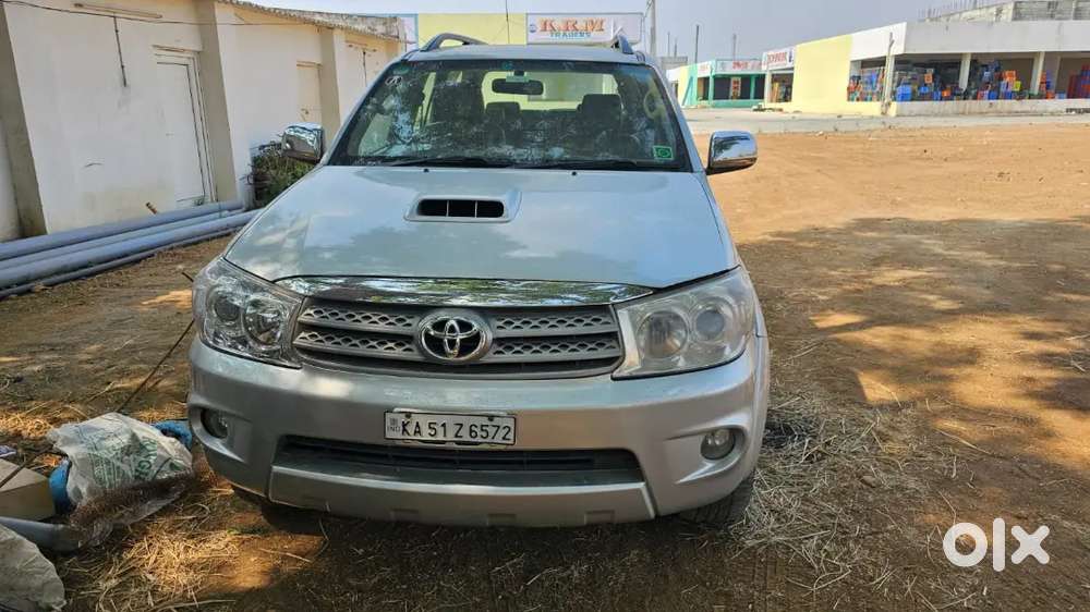 Fortuner 2010 Model Single Owner 177000 Km Driven Slightly Negotiable