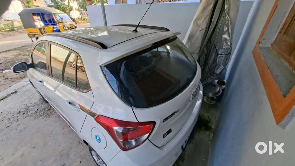 Hyundai Grand I10 2016 Petrol 19500 Km Driven